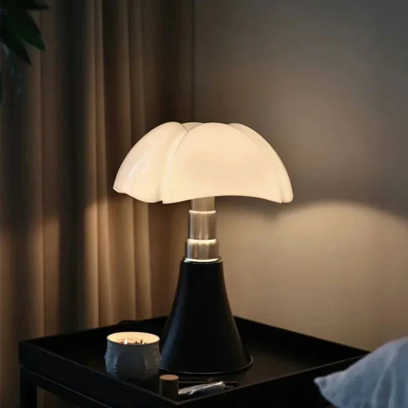 Lampe "Pipistrello" – L'Iconique Design Italien